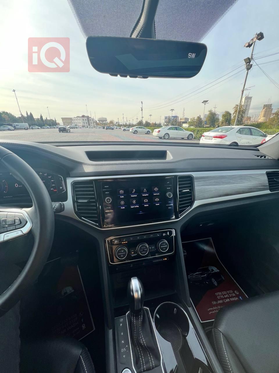 ڤۆڵکسواگن ئەتڵەس کرۆس سپۆرت